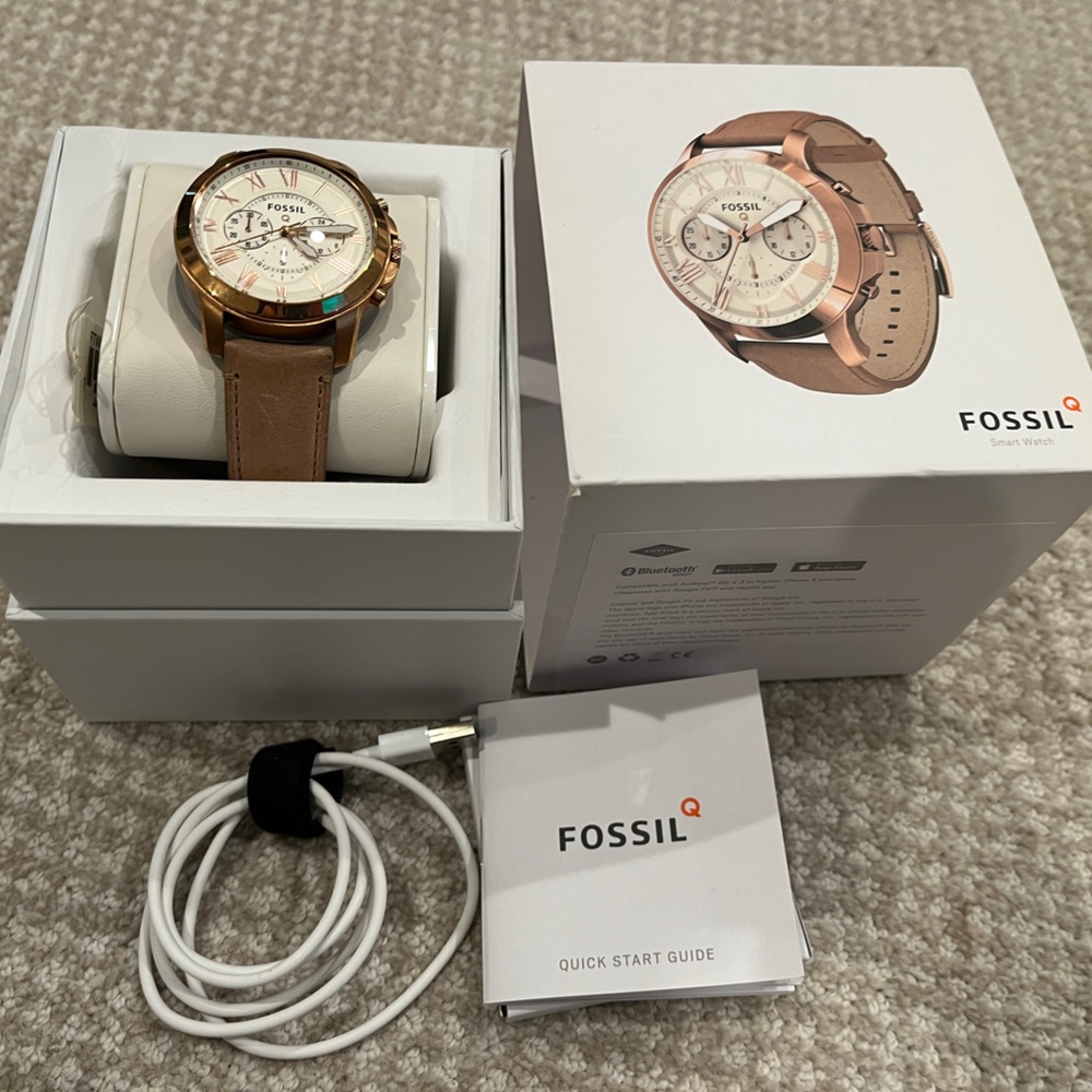 Fossil Smart Watch - Rose Gold